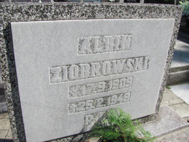 Albin Ziobrowski 1909 Kędzierzyn - Koźle - Grobonet - Wyszukiwarka osób pochowanych